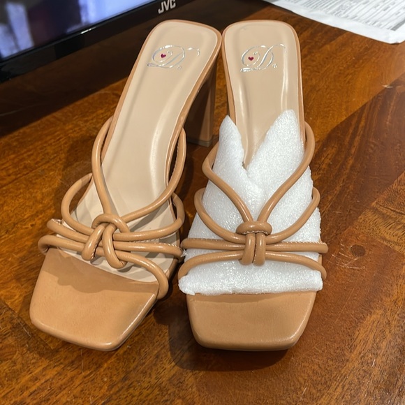 Cute heels - Picture 2 of 12